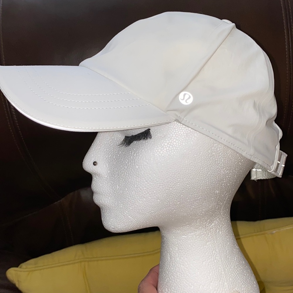 🌹🍋Lululemon Cap - Picture 3 of 11
